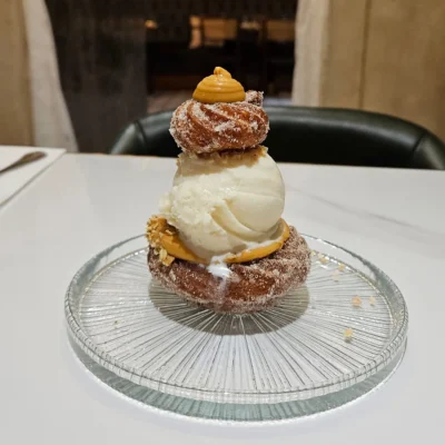 Caramel and cornflakes churros